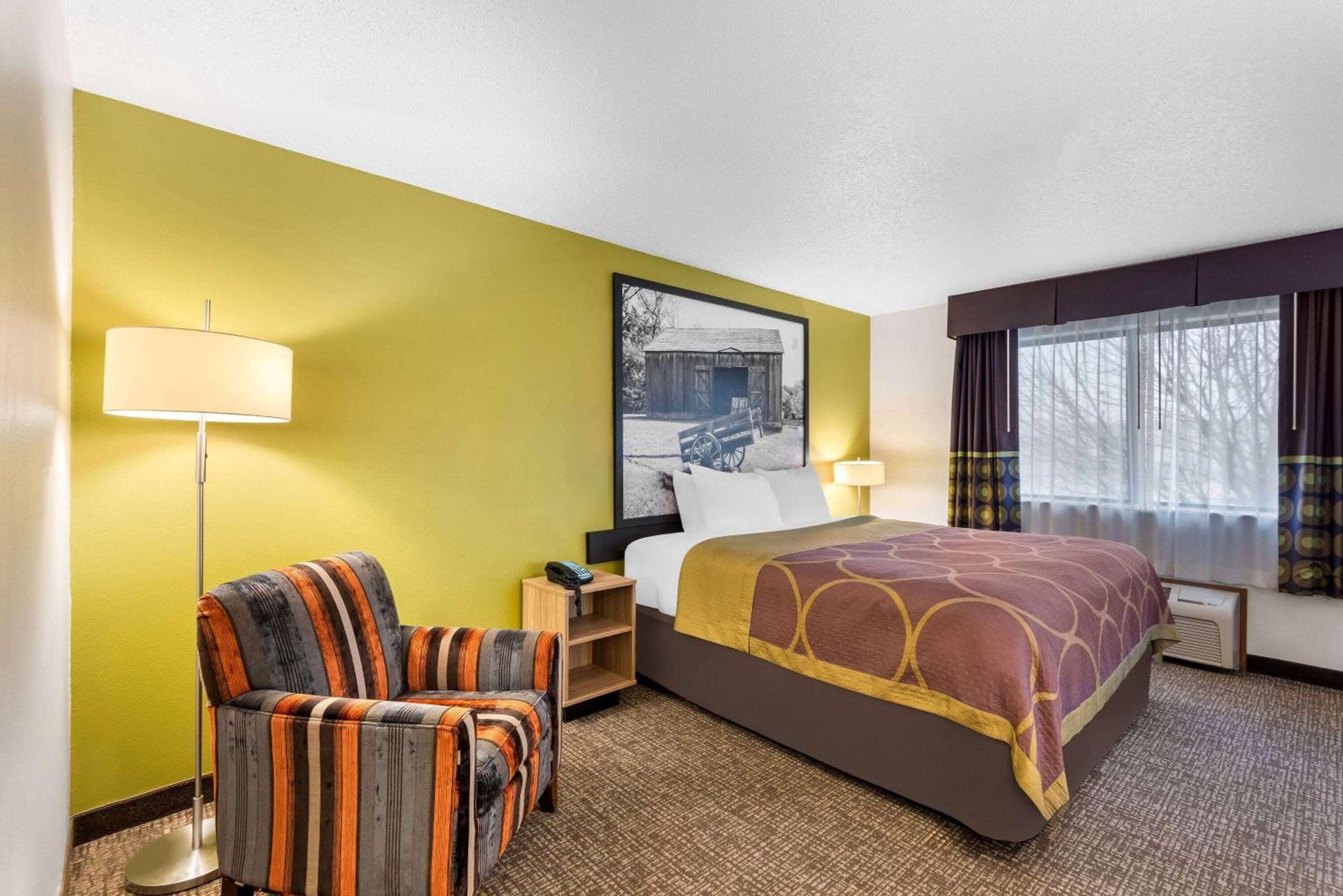 Super 8 By Wyndham Oelwein Hotel Exterior photo