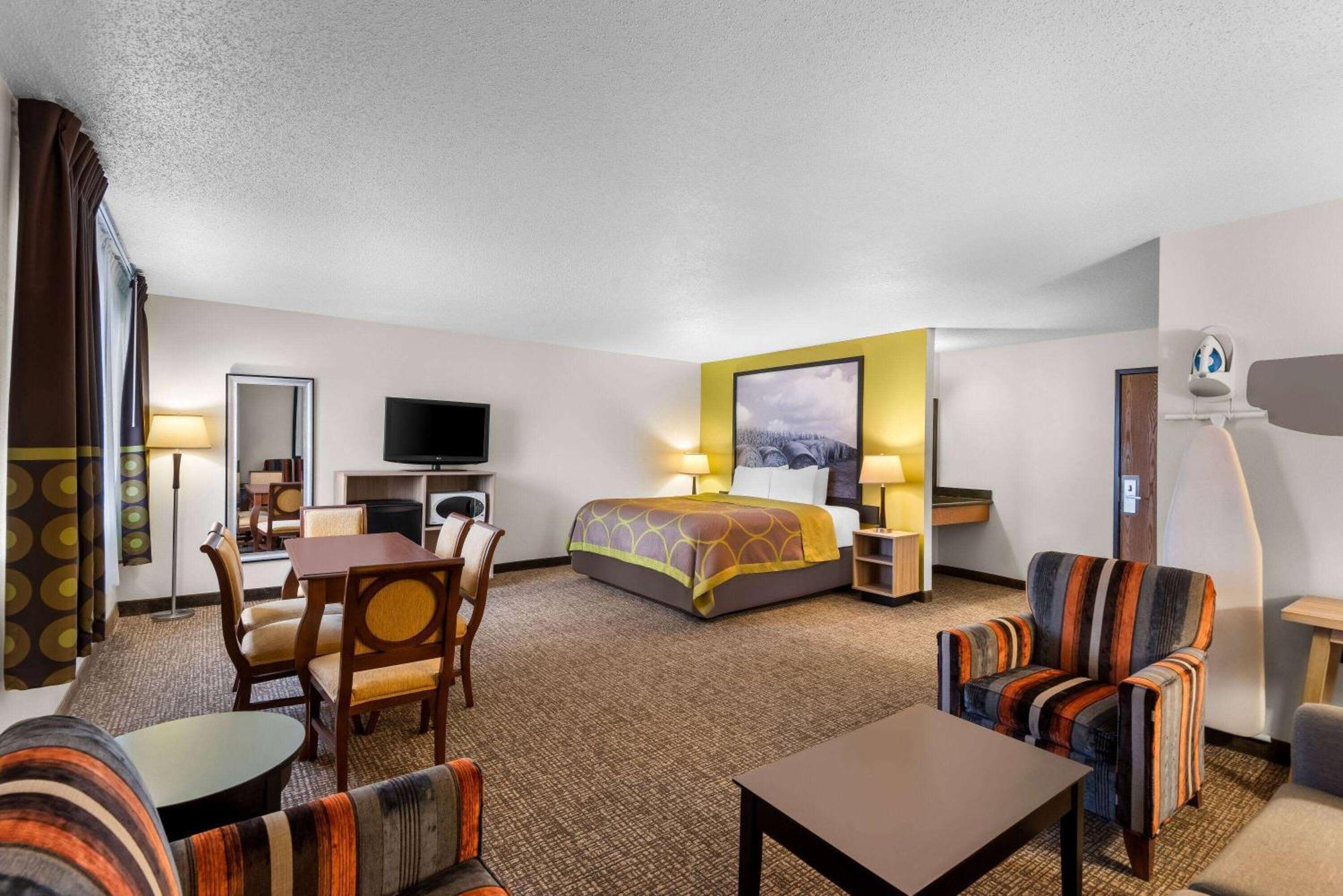 Super 8 By Wyndham Oelwein Hotel Exterior photo